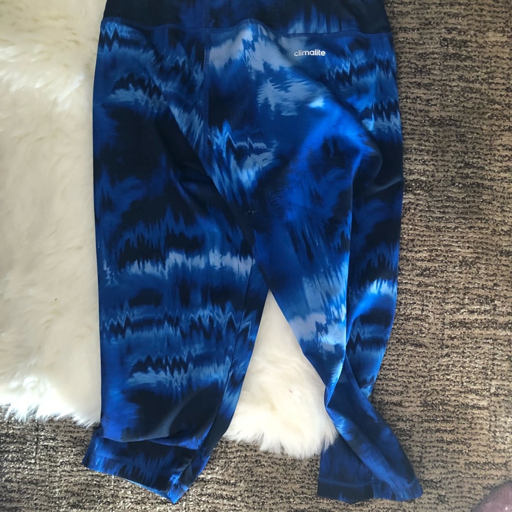 Adidas bright blue patterned yoga pants